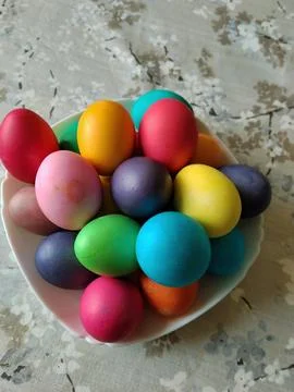 Many painted multi-colored chicken eggs Stock-Fotos