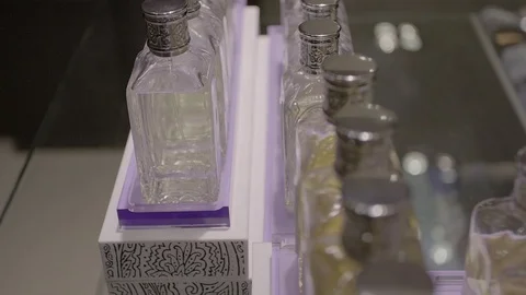Many Perfume Bottles 動画素材 96957603
