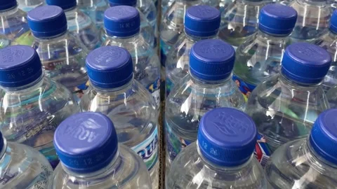 Many Polycarbonate plastic bottle cap of mineral water 스톡 동영상 347542006