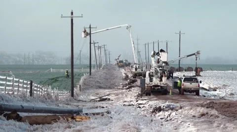 Many Power line workers in ice storm in Oklahoma Stockbeeldmateriaal 59684827