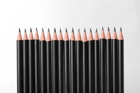 Many sharp graphite pencil isolated on white Stockfoto's