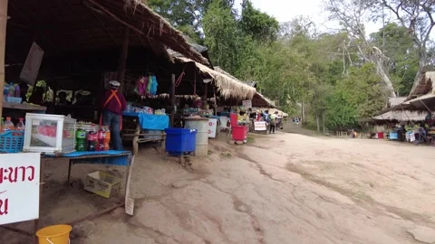 Many shops along the way to top of mountain in phu kradueng Stock Footage 149087299