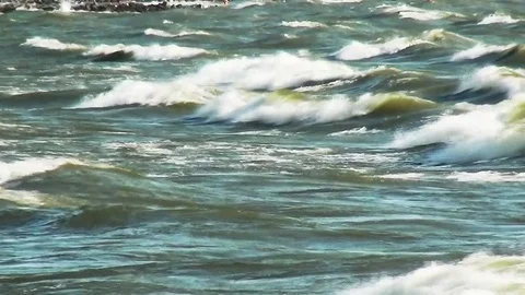 Many waves on the beach of Stavoren. Video stock 95551364