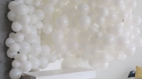Many white balloons of different sizes Stock-Footage 73743078