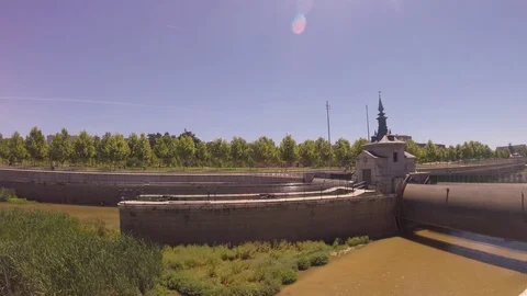 Manzanres River Bridge 库存影片 75810131