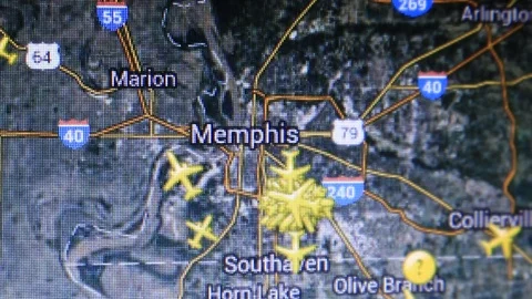Map of airplanes in the vicinity of Memphis city on computer screen Vídeo Stock 87877664