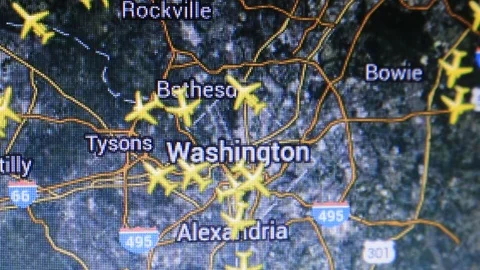 Map of airplanes in the vicinity of Washington city on computer screen Video stock 87875855