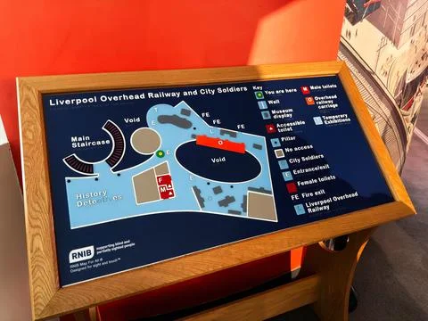 Map and museum display panel for Liverpool Overhead Railway and City Soldie.. Fotos de archivo