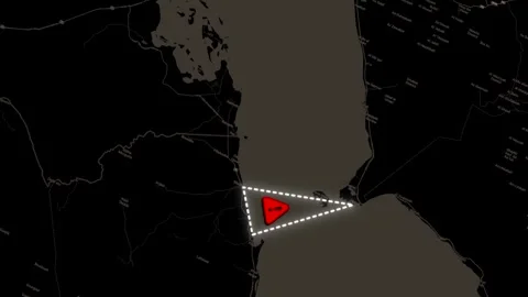 Map of Bab el mandeb strait with warning alert and ship icon representing m.. Stock-Footage 345730678