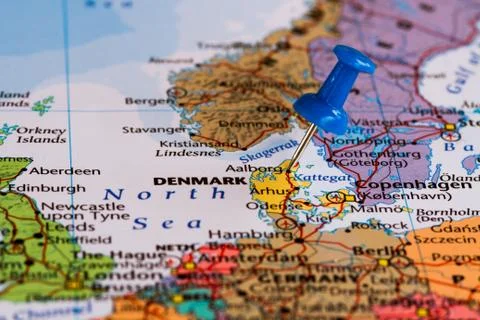 Map of Denmark with a blue pushpin stuck Foto stock