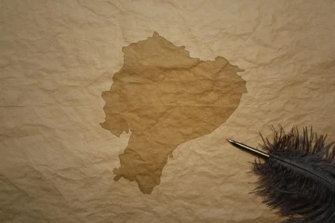 Map of ecuador on a old paper background with old pen Foto stock