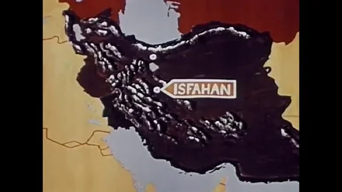 A map of Isfahan, Iran, a bazaar, silversmithing, engraving and craftsmen Video stock 79428627