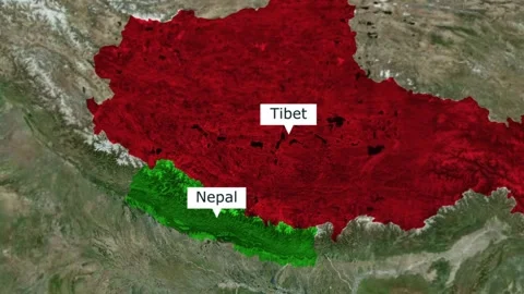 Map view highlighting nepal and tibet on satellite imagery with himalayas 库存影片 345991795