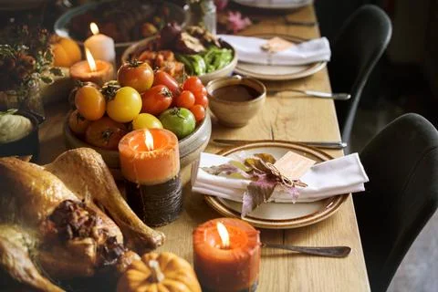 Maple Leaf Thanksgiving Table Setting Concept Фото
