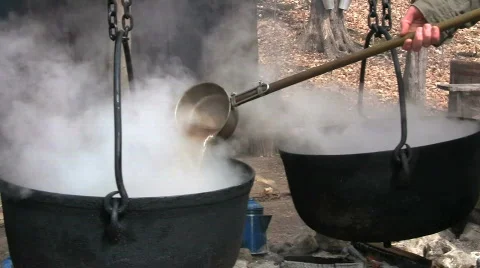 MapleSyrup4 Transfer Maple Syrup 動画素材 669857