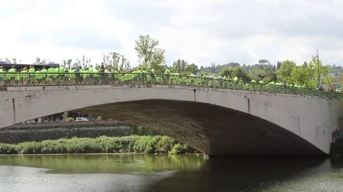 Marathon people on the bridge Video stock 75803880