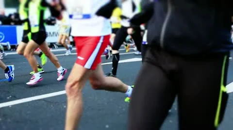 Marathon runner after start Video stock 12560287