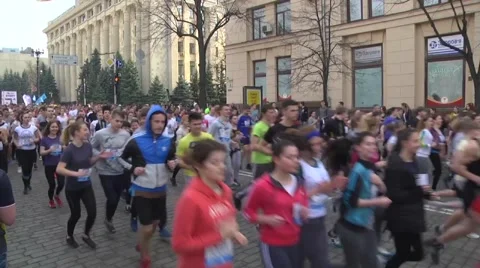 Marathon running. Crowded Video stock 65975930