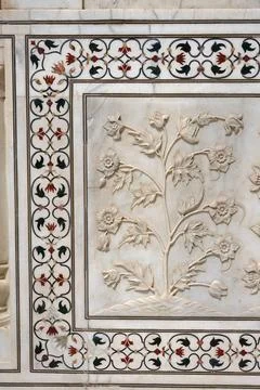 Marble inlay work of interlocking and lower walls sculpted realistic bas r... 스톡 사진