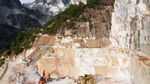 Marble quarries in Carrara 库存影片 212005253
