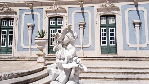 A marble statue with angel's in a garden. Stock Footage 133173863