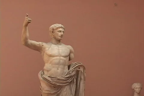 Marble statue of Augustus Caesar (Octavian) Video stock 639096