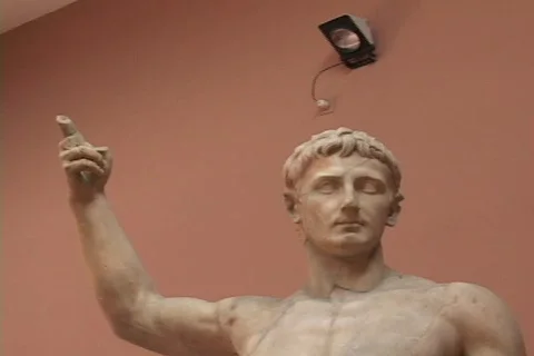 Marble statue of Augustus Caesar (Octavian) Video stock 639098