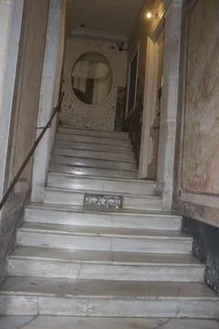 Marble steps in the corridor of an ancient building Stock-Fotos
