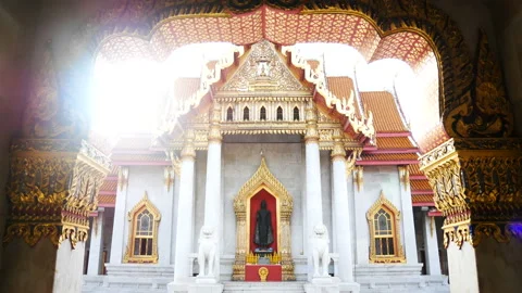 The Marble Temple or Wat Benchamabophit Dusit Wanaram in morning time Stock Footage 133589148