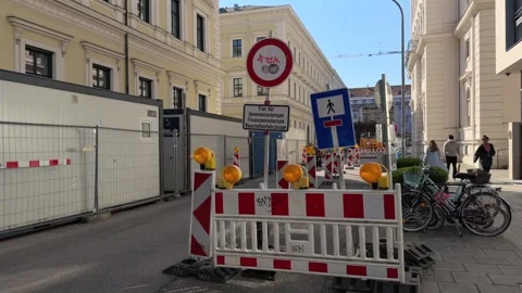 March 29, 2026. Munich, Germany. Dauerbaustelle am Odeonsplatz in Muenchen Stock Footage 332614907