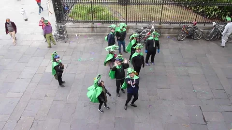 Mardi Gras - Crowd asking for beads Stock Footage 52372860
