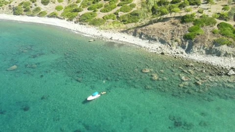 Mare Azzurro e Cristallino a Torre La Punta – Meraviglie del Cilento, Campania 動画素材 314452467