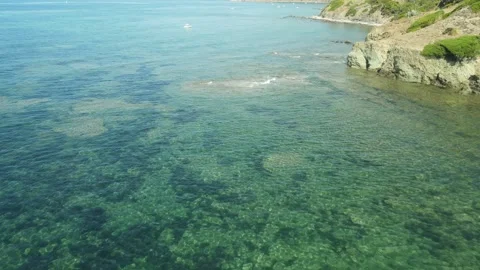 Mare Azzurro e Cristallino a Torre La Punta – Meraviglie del Cilento, Campania 動画素材 314452478