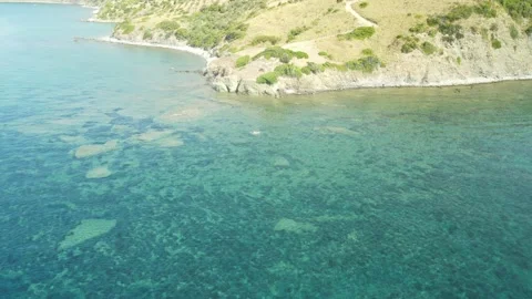 Mare Azzurro e Cristallino a Torre La Punta – Meraviglie del Cilento, Campania 動画素材 314452567