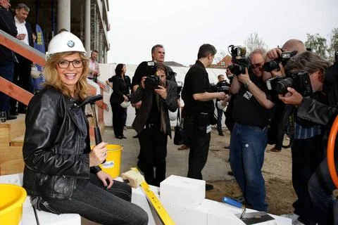 Maren Gilzer - Initial Presentation of the site of new BMW-Berlin Flagship... Foto stock