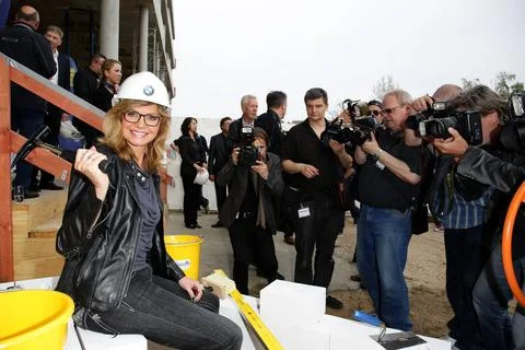Maren Gilzer - Initial Presentation of the site of new BMW-Berlin Flagship... Foto stock