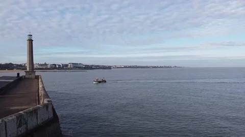 Margate Lighthouse and Harbour Stockbeeldmateriaal 153538865