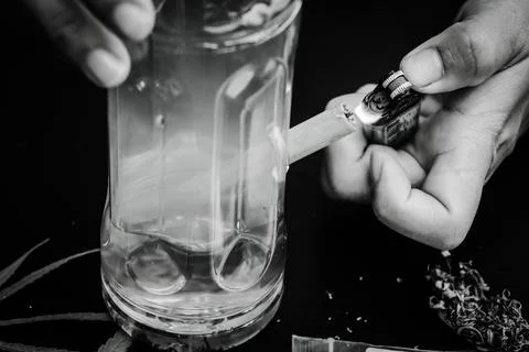 Marijuana is a psychoactive substance, it may cause effects on the body Stockfoto's