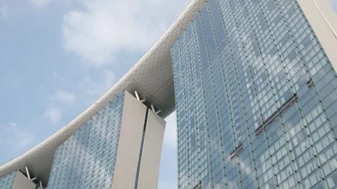 Marina Bay Sands Skyscraper Viewed from Below with Copy Space Vídeos de archivo 342250931