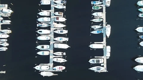 Marina top down rollup from drone 库存影片 88669386