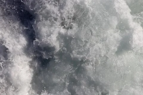 Marine aqua motion surface background. Sea wave foam texture. Outdoor water f Foto stock