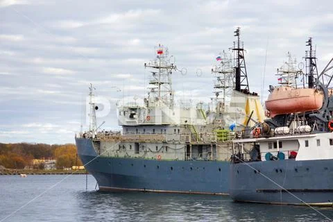 Marine vessel intended for degaussing and other ship in the harbour ...