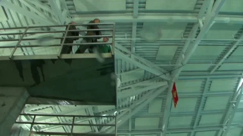 Marines in basic training learn swimming and aquatic rescue skills. Video stock 123366008