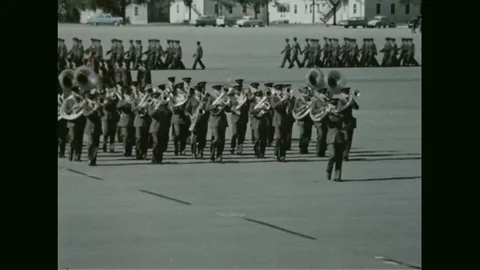 Marines march at the final review event - 1960 Vídeos de archivo 102852027