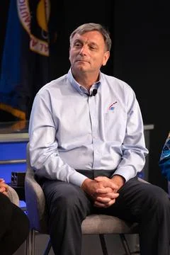Mark Kirasich, Orion Program manager, participates in a prelaunch news conf.. 스톡 사진