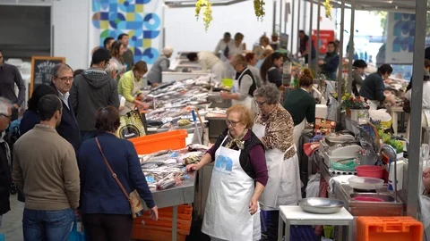 Market 動画素材 128728768