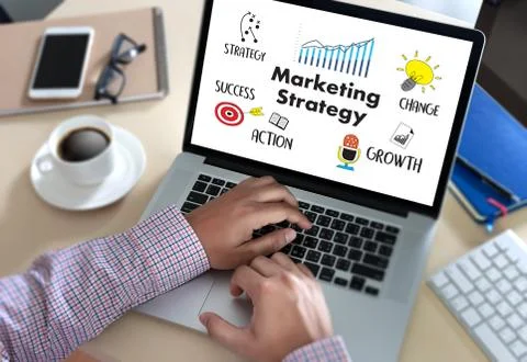 Marketing Strategy technology business man working on laptop computer DIGITAL Stock-Fotos
