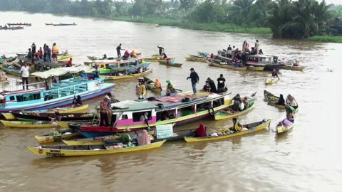 MARKETS DAY IN RIVER Stock Footage 303514588