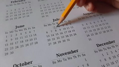 Marking July date on the calendar Vidéo 311436297