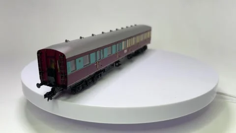 Marklin Ruhr Express Service 3rd class commuter coach model Video stock 324705862